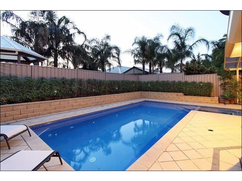 25 Woodland Drive, Oakden SA 5086