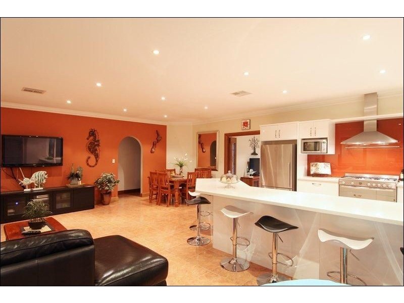 25 Woodland Drive, Oakden SA 5086