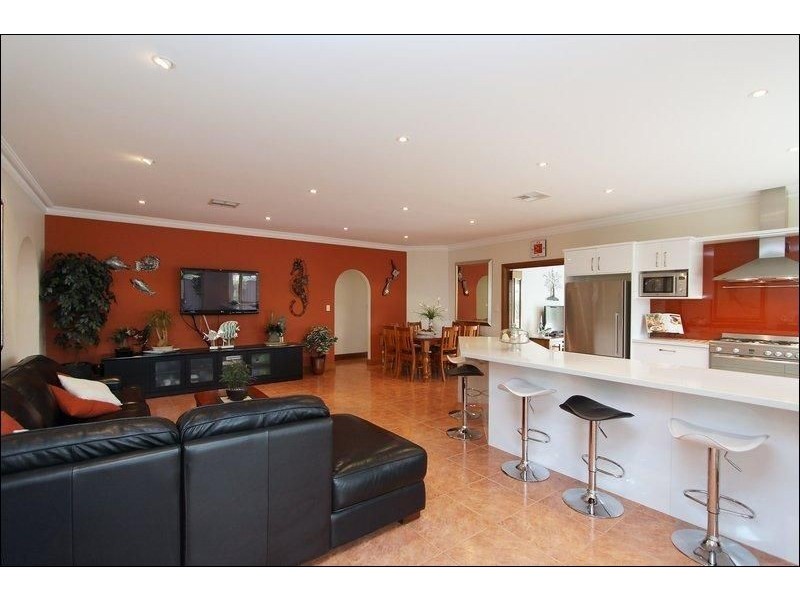 25 Woodland Drive, Oakden SA 5086