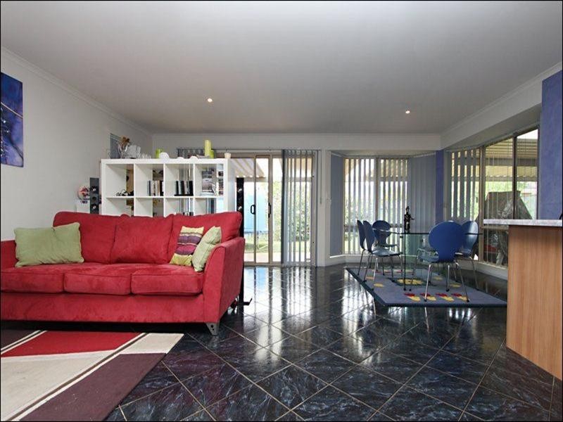 10 Rowe Circuit, Walkley Heights SA 5098