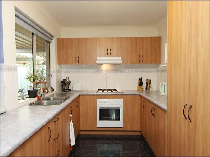 10 Rowe Circuit, Walkley Heights SA 5098