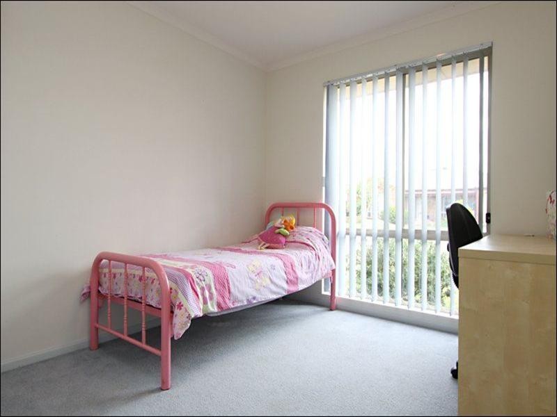 10 Rowe Circuit, Walkley Heights SA 5098