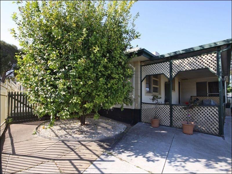 9 Stevens Avenue, Para Hills SA 5096