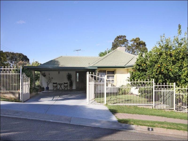 9 Stevens Avenue, Para Hills SA 5096