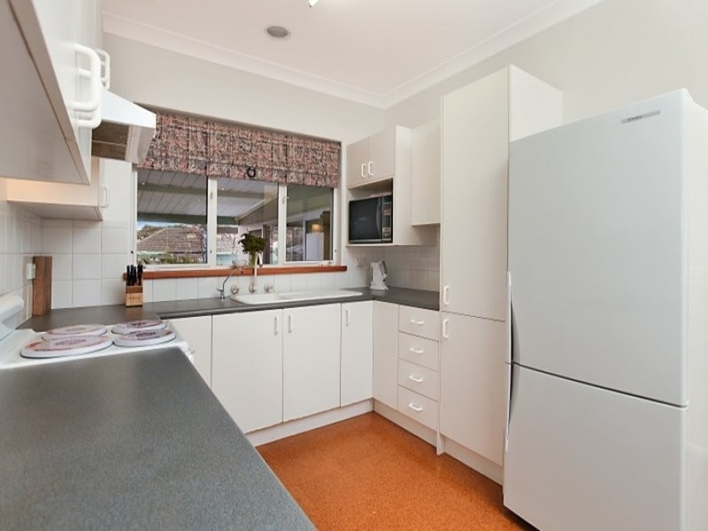 6 Maidos Grove, Valley View SA 5093