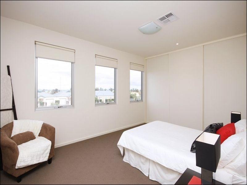 38 The Strand, Mawson Lakes SA 5095