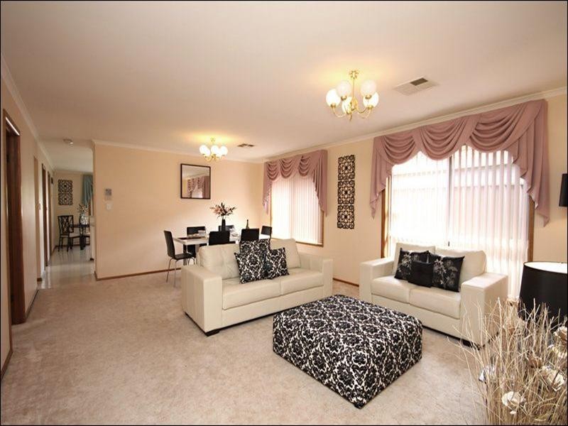 18 Hidcote Circuit, Oakden SA 5086