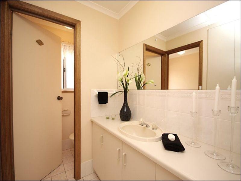 18 Hidcote Circuit, Oakden SA 5086