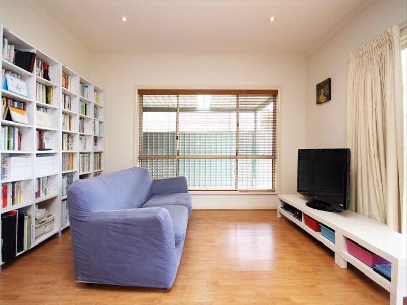 4A Blue Wren Circuit, Mawson Lakes SA 5095