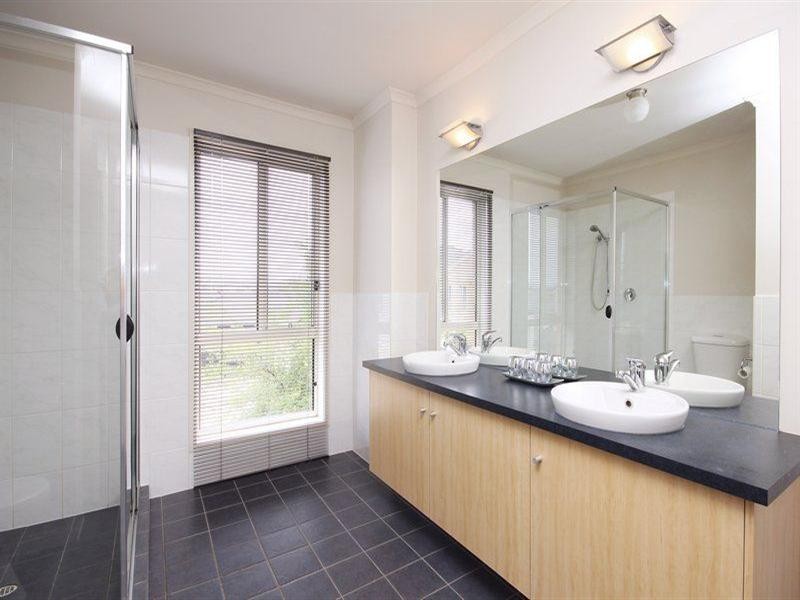 2 Lincoln Place, Mawson Lakes SA 5095