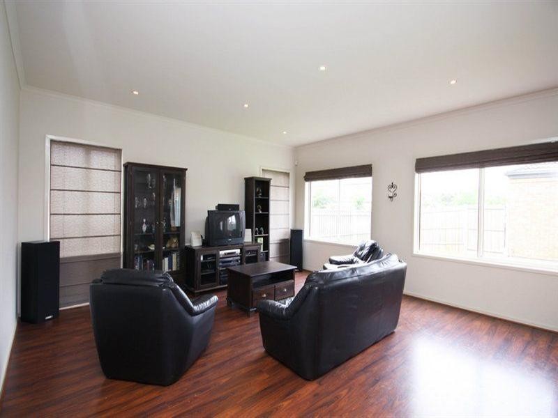 2 Lincoln Place, Mawson Lakes SA 5095