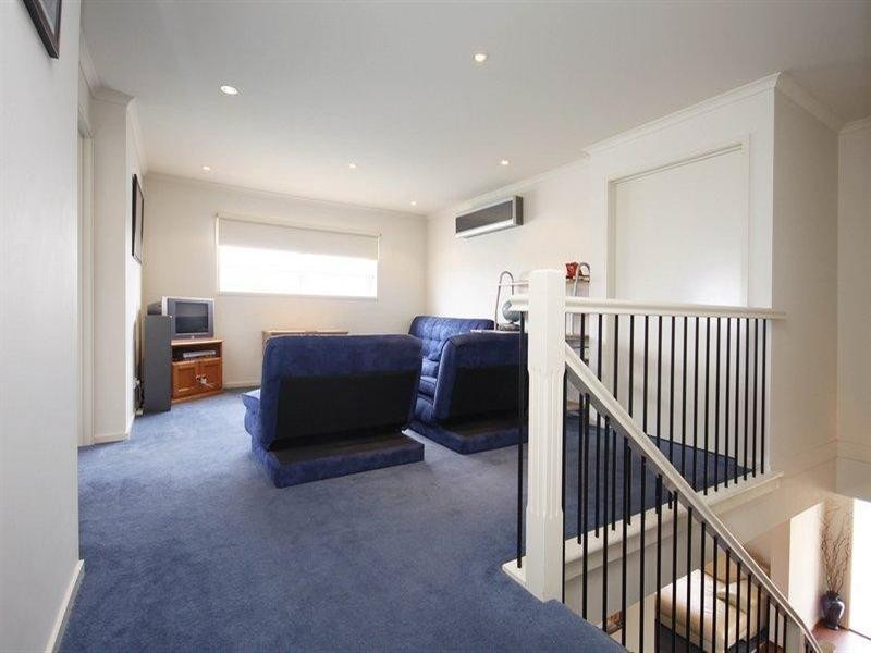 2 Lincoln Place, Mawson Lakes SA 5095