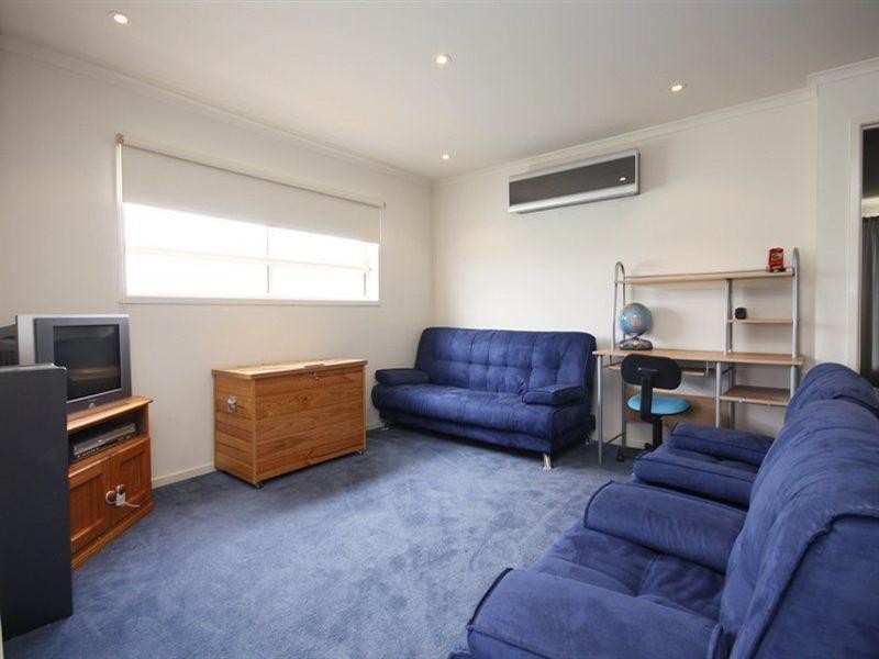 2 Lincoln Place, Mawson Lakes SA 5095