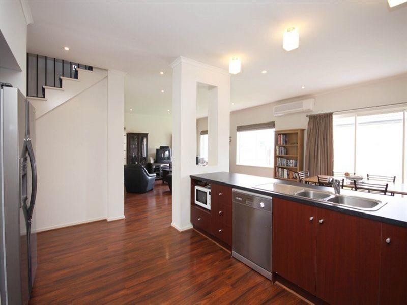 2 Lincoln Place, Mawson Lakes SA 5095