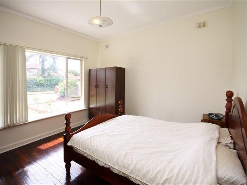 39 Blyth Street, Clearview SA 5085