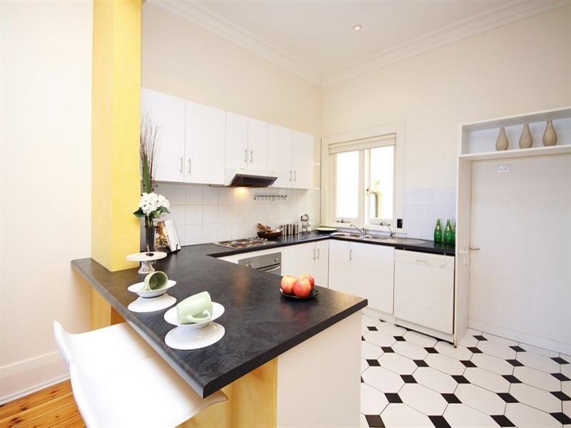 4/17 South Esplanade, Glenelg SA 5045