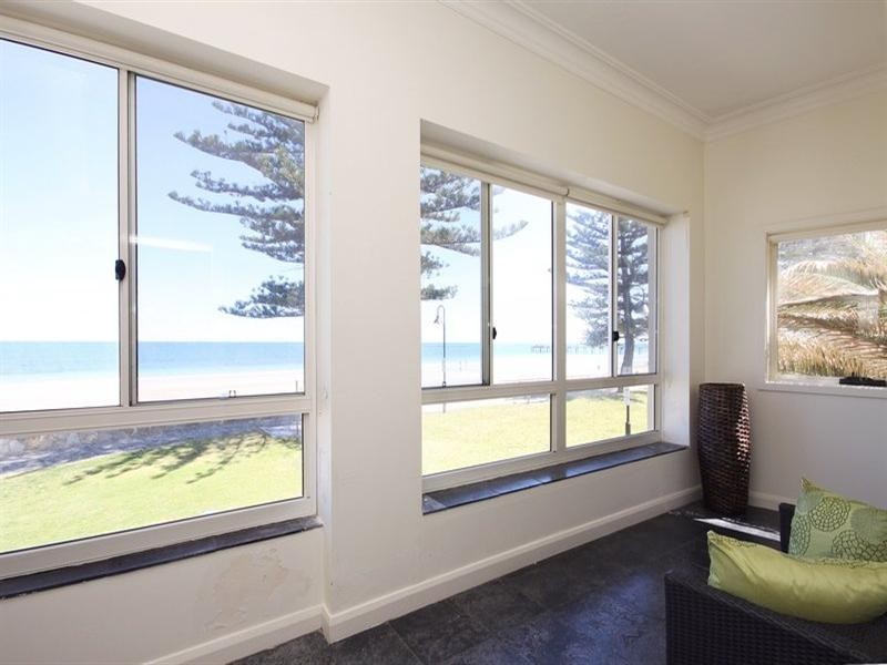 4/17 South Esplanade, Glenelg SA 5045