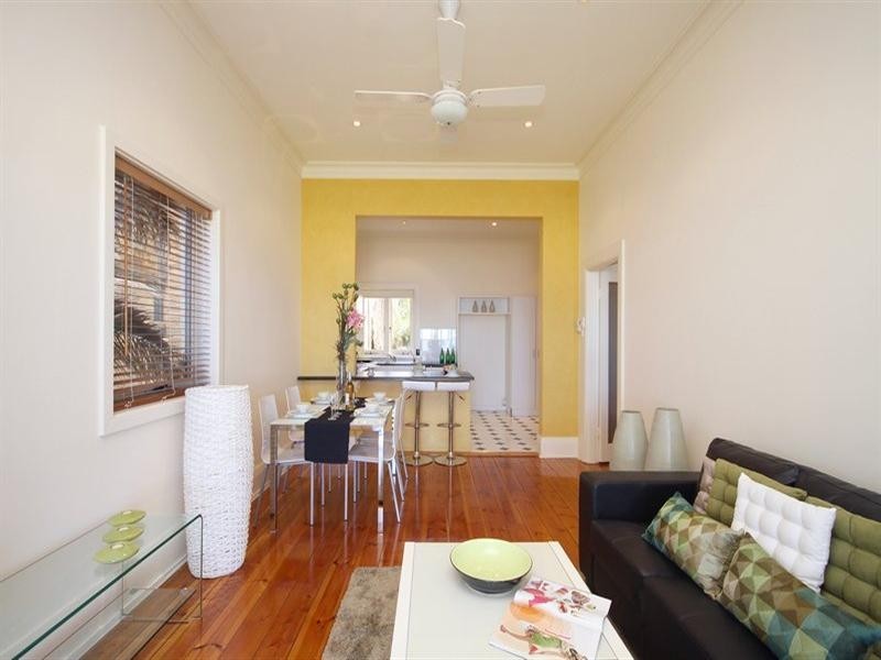 4/17 South Esplanade, Glenelg SA 5045