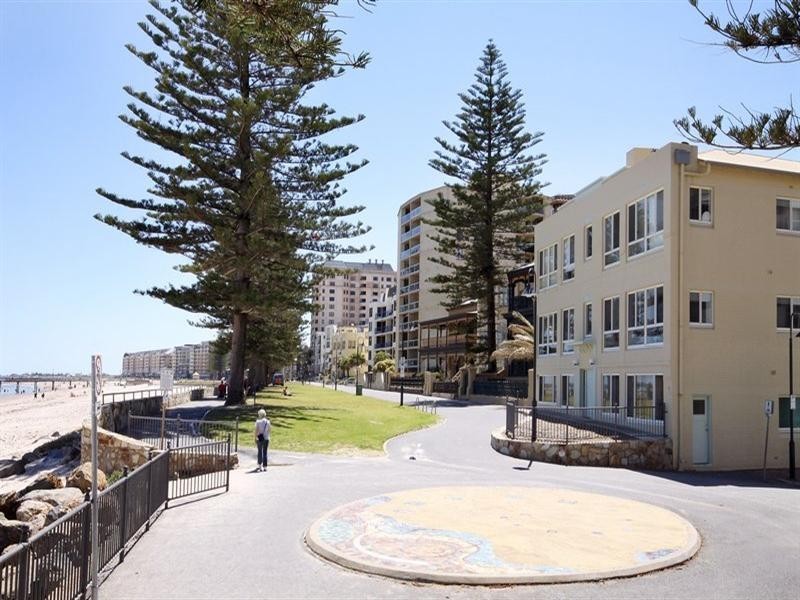 4/17 South Esplanade, Glenelg SA 5045