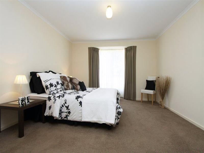 18 Fairview Terrace, Clearview SA 5085