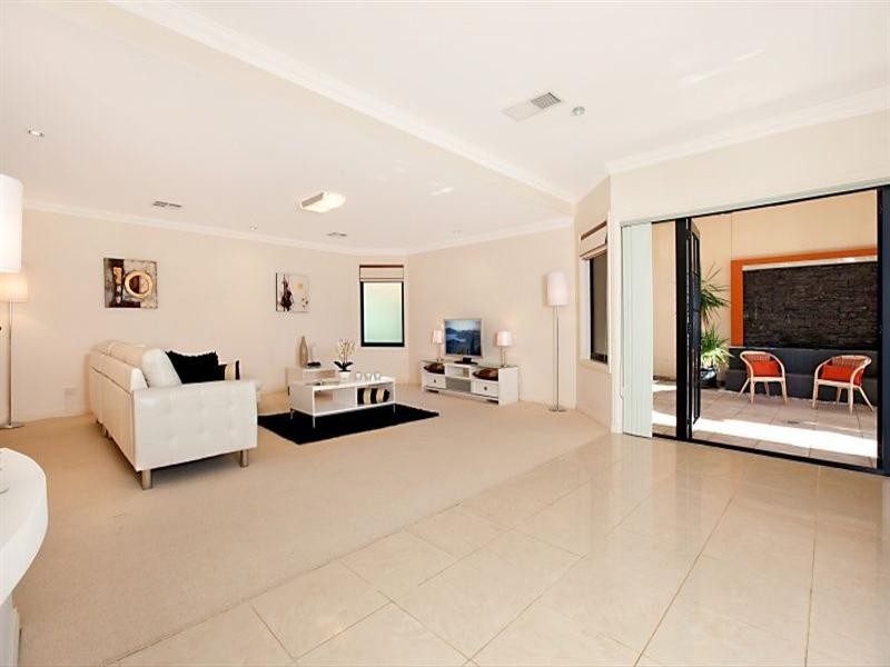 6 Grandview Court, Mawson Lakes SA 5095