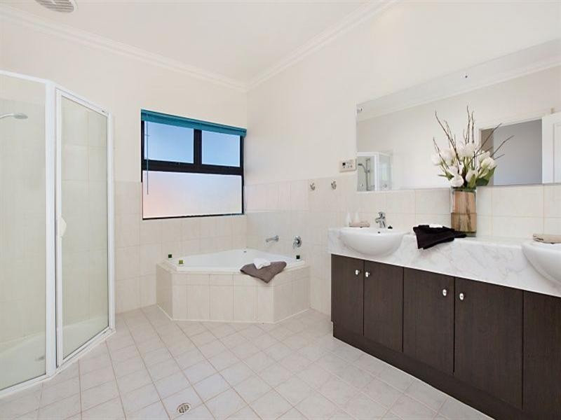 6 Grandview Court, Mawson Lakes SA 5095