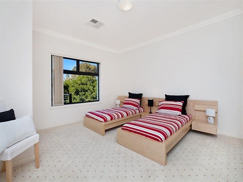 6 Grandview Court, Mawson Lakes SA 5095