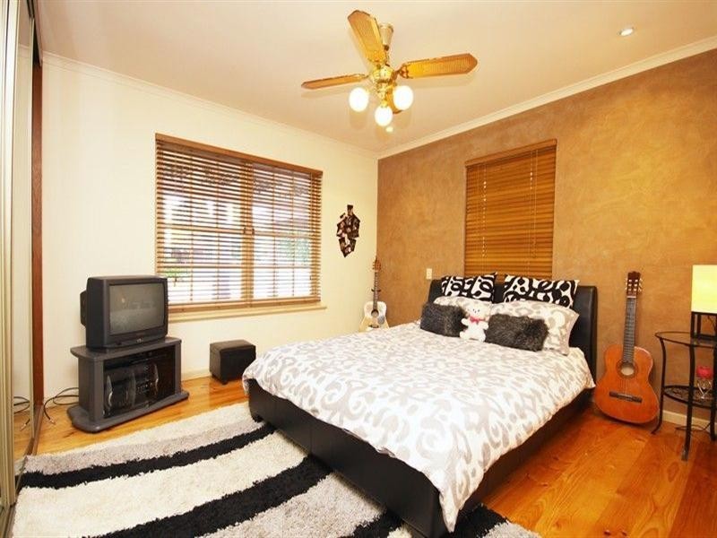 5 Nowra Street, Redwood Park SA 5097