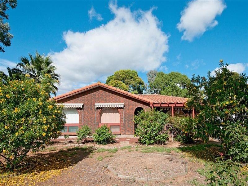 2 The Pines Grove, Paralowie SA 5108