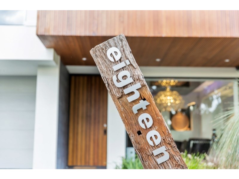 18 Woods View, Craigburn Farm SA 5051