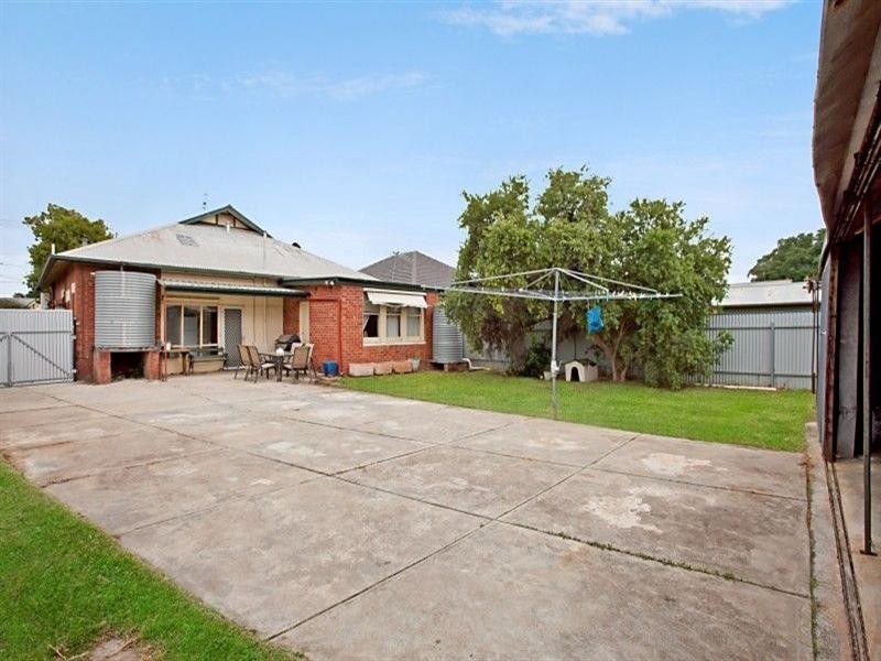 15 Winston Avenue, Cumberland Park SA 5041