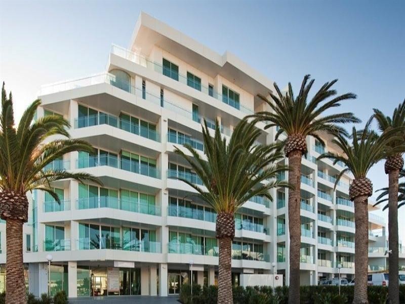 155 Brebner Drive, West Lakes SA 5021