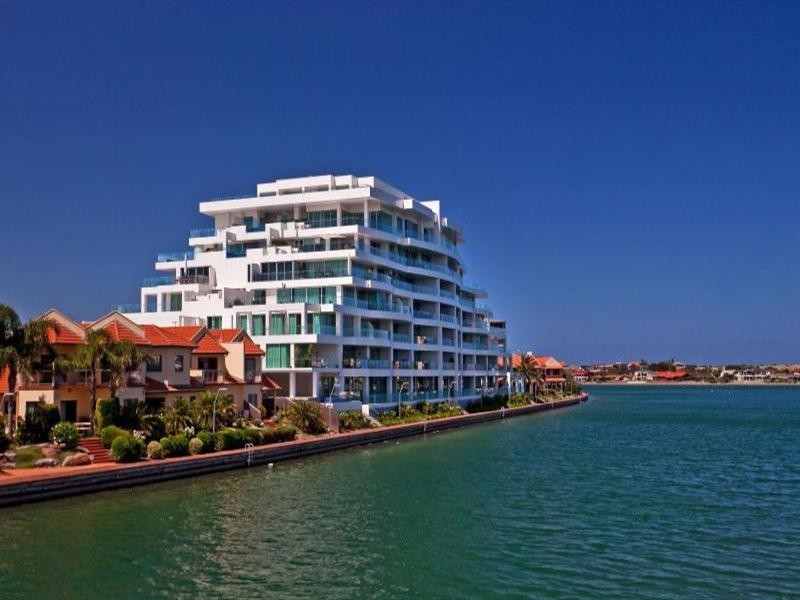 155 Brebner Drive, West Lakes SA 5021