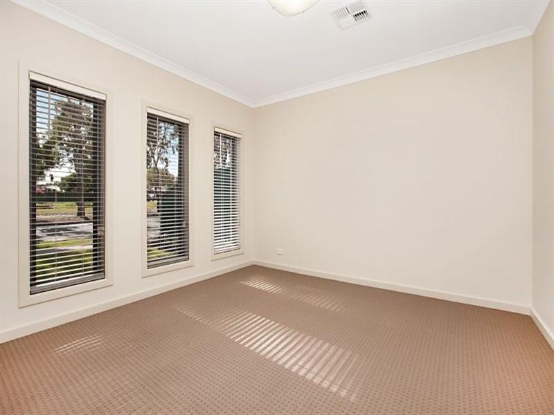 9 Flinders Street, Hillcrest SA 5086