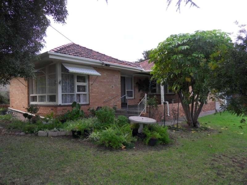 4 Flinders Drive, Valley View SA 5093