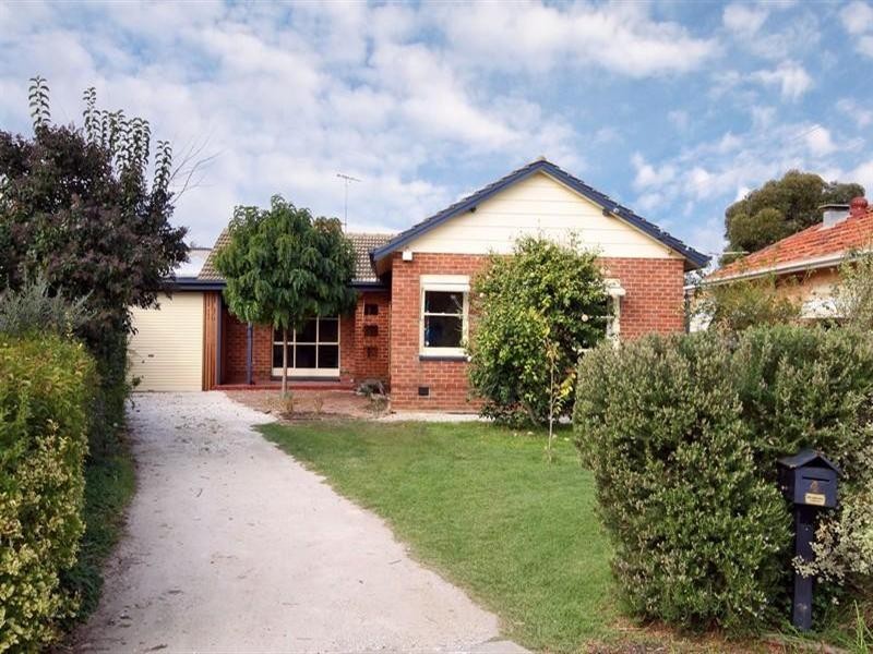 4 Guildford Street, Clearview SA 5085