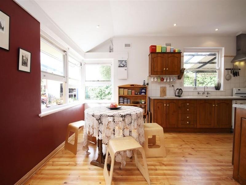 4 Guildford Street, Clearview SA 5085