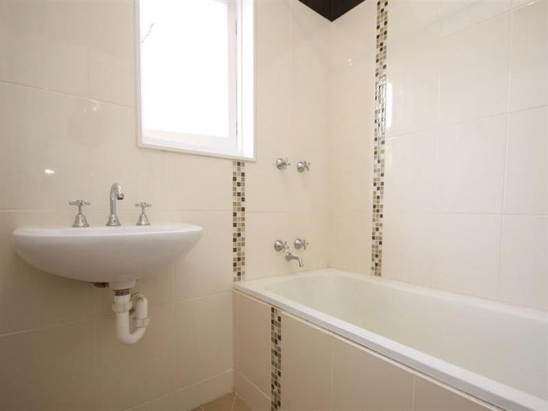 4 Guildford Street, Clearview SA 5085