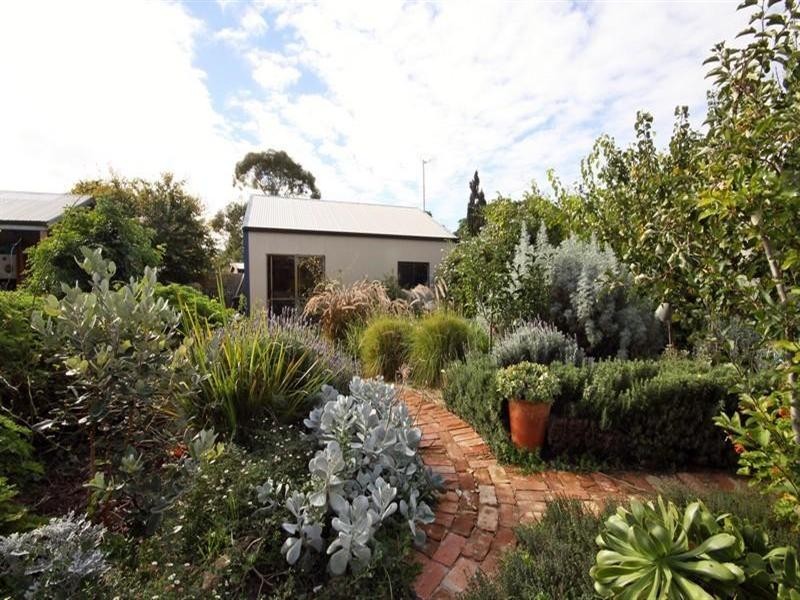 4 Guildford Street, Clearview SA 5085