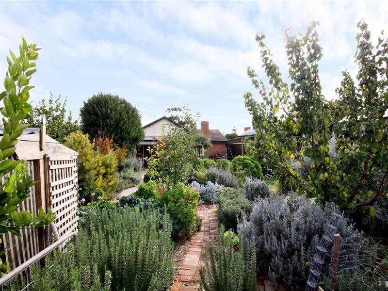 4 Guildford Street, Clearview SA 5085