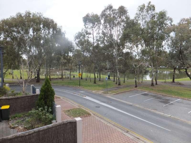 34 Kew Drive, Oakden SA 5086