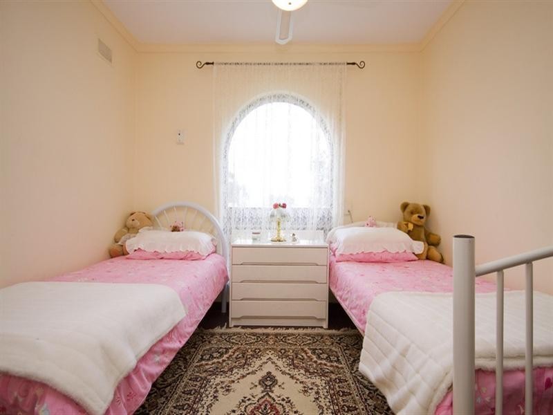 8 Alva Street, Para Vista SA 5093