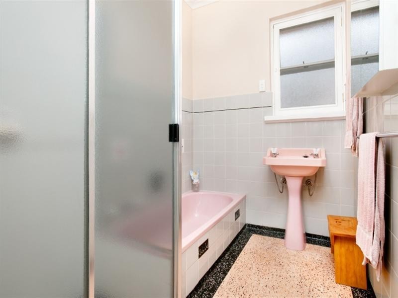 8 Colleen Street, Rostrevor SA 5073