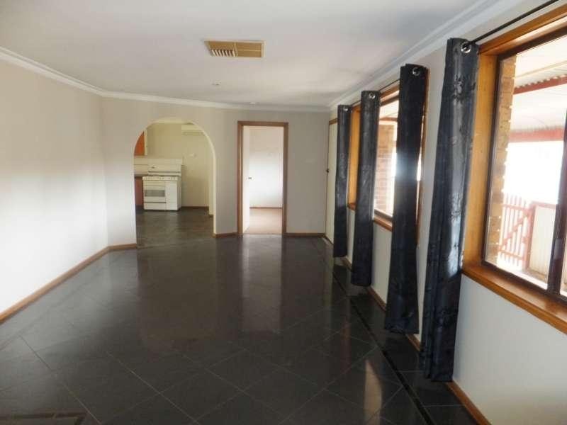 5 Rustic Grove, Andrews Farm SA 5114