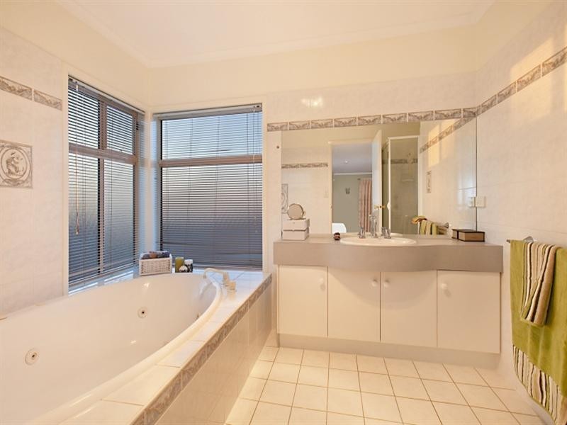 88 RM Williams Drive, Walkley Heights SA 5098