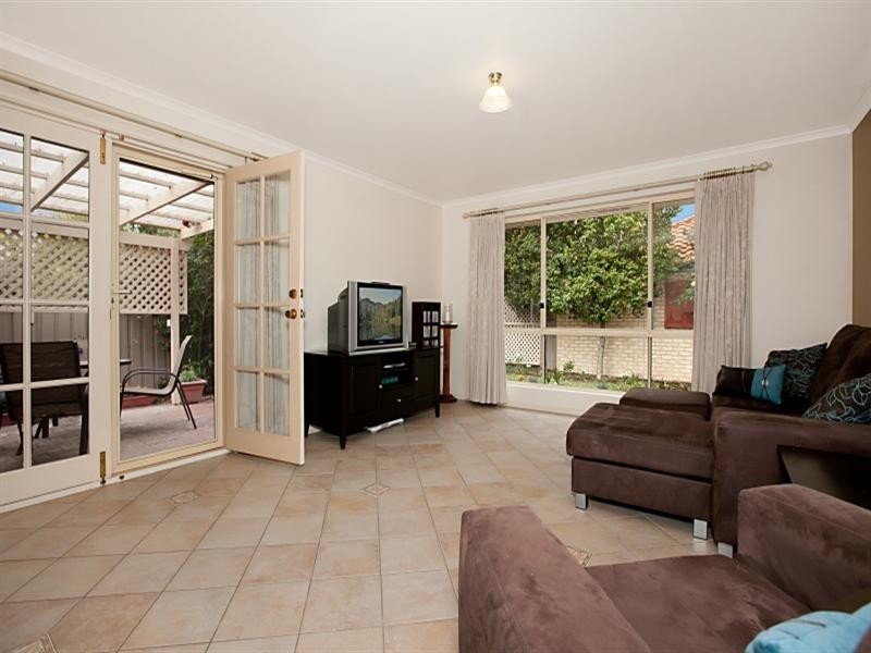 8 Woodland Drive, Oakden SA 5086