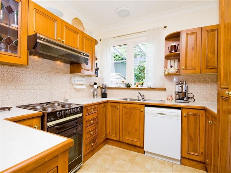 16 Selkirk Avenue, Clearview SA 5085