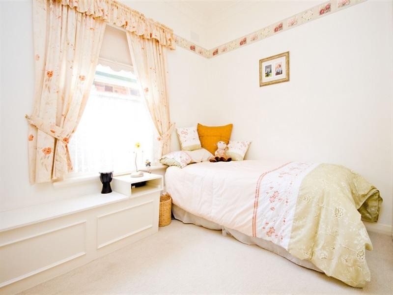 16 Selkirk Avenue, Clearview SA 5085