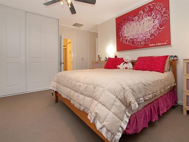 1 Palmyra Street, Modbury Heights SA 5092