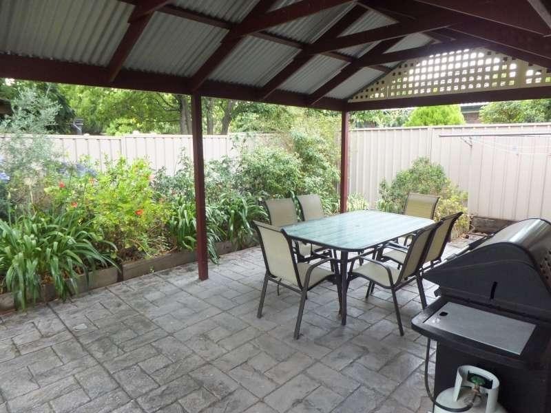 18 Farnborough Street, Oakden SA 5086